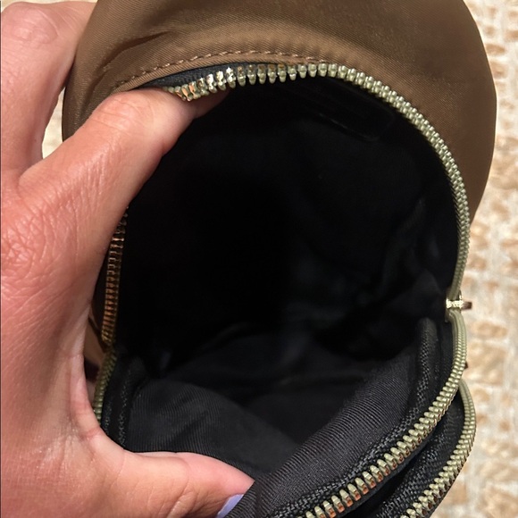 Elegant Brown Quilted Belt Bag - Picture 8 of 10